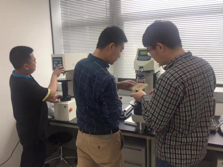 時(shí)代硬度實(shí)驗(yàn)室全套產(chǎn)品進(jìn)行維修、保養(yǎng)